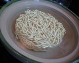 土鍋でラーメン 鶏肉と菠薐草 卵をのせて作り方1写真