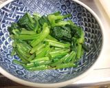 小松菜の　オヒタシ　オンザ　シーチキン作り方1写真