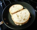 洋ナシのハム&チーズホットサンド作り方3写真