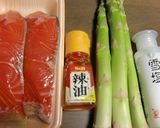 ピリッと辛い、生鮭のムニエルアスパラそえ作り方1写真