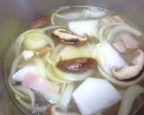 レタス・蕪・チーズの洋風醤油ラーメン作り方5写真