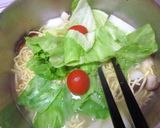 レタス・蕪・チーズの洋風醤油ラーメン作り方6写真