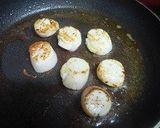 ホタテと春菊のクリーム焼きそば作り方2写真