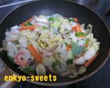 野菜たっぷり☆かた焼きそば風ラーメン作り方2写真
