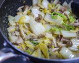 白菜と豚肉の味噌マヨ炒め作り方6写真