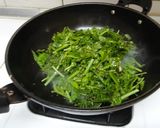台湾料理～ワラビと破布子の炒め物作り方1写真