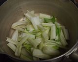 菜っ葉とお揚げの炊いたん作り方1写真