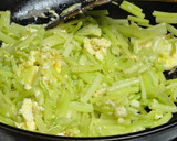台湾料理～台湾セロリと卵の炒め作り方4写真