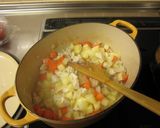 簡単♪野菜たっぷりホワイトシチュー♪作り方6写真