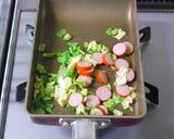 お弁当に♪キャベツとウインナーのオムレツ作り方3写真