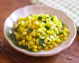 レンジで★とうもろこしとズッキーニのめんつゆ和え作り方7写真