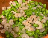 冷凍食材で簡単♪エビと枝豆のアヒージョ作り方3写真