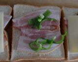 お正月のベーコンで、アツアツ焼きサンド作り方2写真