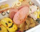 お弁当に☆魚肉ソーセージの葉っぱちゃん☆作り方3写真