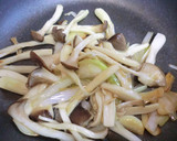 えりんぎと長ネギのニンニク炒め作り方5写真