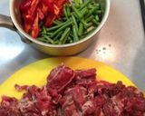 牛肉とにんにくの芽のオイスターソース炒め作り方1写真
