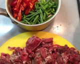 牛肉とにんにくの芽のオイスターソース炒め作り方1写真