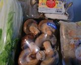 シイタケとマイタケを加えて中華名菜八宝菜作り方1写真