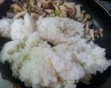 とろとろ卵のきのこのチャーハン作り方2写真