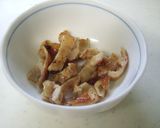 カリカリ鶏皮と大根菜のおつまみ♪作り方2写真