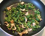 カリカリ鶏皮と大根菜のおつまみ♪作り方4写真