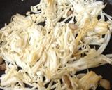 ⁂妻も絶賛⁂牛肉と豆苗えのき炒め！作り方4写真