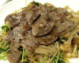 ⁂妻も絶賛⁂牛肉と豆苗えのき炒め！作り方9写真