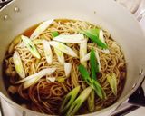 暖まるよ～豚バラ＆ゴボウの蕎麦♪生姜風味作り方5写真