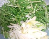 ☆簡単☆水菜とネギの褒められサラダ☆作り方1写真