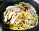 定番をプレミアムに！白菜と味噌豚の重ね鍋作り方3写真