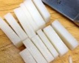 チーズと餅とキャベツの半熟卵とじ作り方1写真