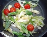 長ネギどっさり☆トマトチーズラーメン作り方2写真