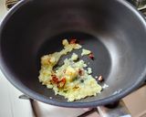 豚ひき肉とニラと卵と海老で！栄養満点中華風パスタ作り方2写真