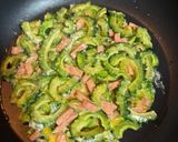 混ぜて焼くだけの!ゴーヤの卵とじ焼き作り方2写真
