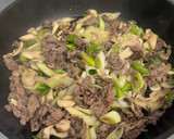 牛肉と舞茸の松茸の味お吸い物炒め☆作り方4写真