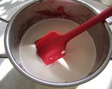バレンタインにも♡苺の果肉たっぷりプリン作り方4写真