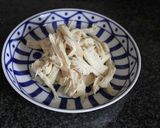 ☆蒸し鶏と三つ葉の梅みぞれポン酢和え☆作り方2写真