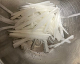 さっぱり大根とツナマヨ蒲鉾和え作り方1写真