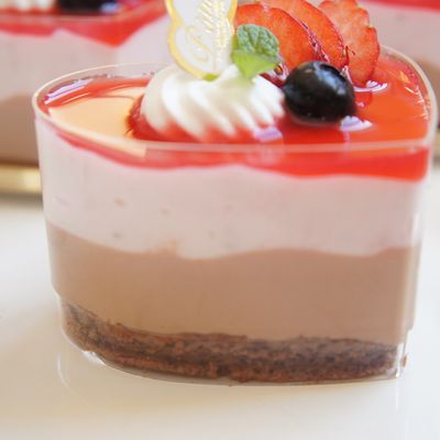苺♡チョコムースケーキ⁂ by nyonta 【クックパッド】 簡単