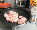 簡単　肉そぼろ作り方1写真