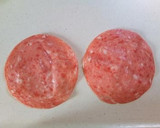ビアソーセージと玉ねぎの餃子皮サンド焼き作り方2写真