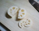 鶏ガラスープでれんこんの白煮作り方1写真
