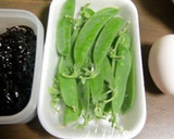 きぬさやと昆布の佃煮のたまごとじ作り方1写真