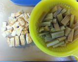 食物繊維いっぱい☆ふきと油揚げの炒め煮！作り方1写真