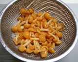 なめこと豆腐のピリ辛スープ作り方1写真