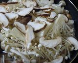 冬にいいよ☺鶏もも肉とキノコのコンソメ煮作り方7写真