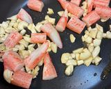 にんにくタップリ‼️蟹🦀かま入りニラ卵作り方7写真