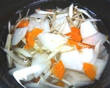 出汁入らず！根菜と鮭缶の酒粕汁作り方2写真