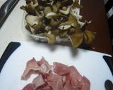 簡単！しめじとチキンのクリームパスタ作り方1写真