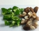 ピーマンと椎茸のおかか炒め作り方1写真